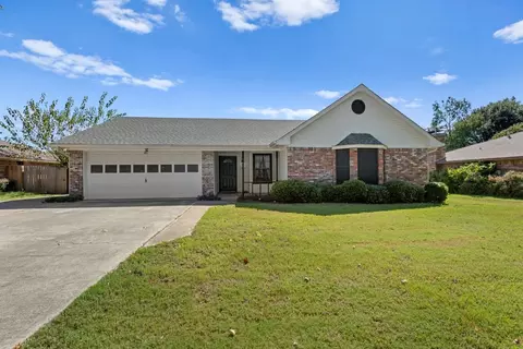 2528 La Paloma Dr, Denton, TX 76209