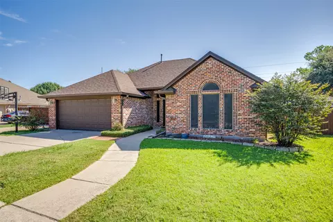 807 Mesa Dr, Sanger, TX 76266