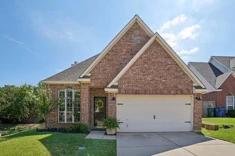 530 Mattie Ln, Lake Dallas, TX 75065