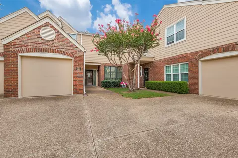 221 Cimarron Trl #2, Irving, TX 75063