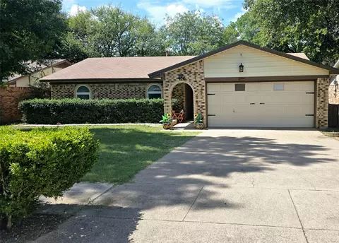 2724 Muse St, Fort Worth, TX 76112