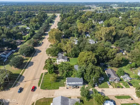 2472 Barbara St, Bossier City, LA 71112