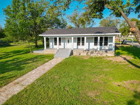 609 N Ross St, Comanche, TX 76442