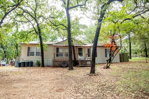 3221 Rolling Oaks Dr, Cleburne, TX 76031