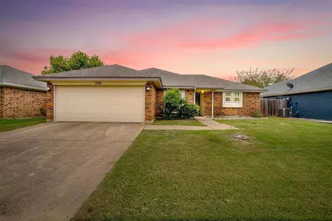 7928 Berrybrook Dr, Watauga, TX 76148