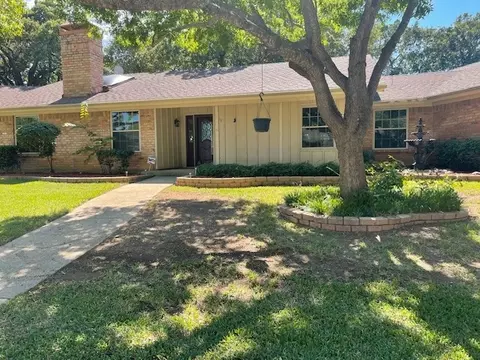 1708 Lincrest Ct, Arlington, TX 76012