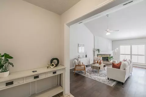 711 Preston Pl, Grapevine, TX 76051