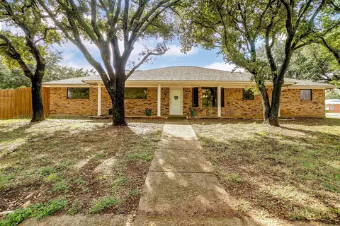 413 Trail Lake Dr, Crowley, TX 76036