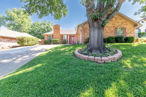 4107 Blossom Trl, Arlington, TX 76016