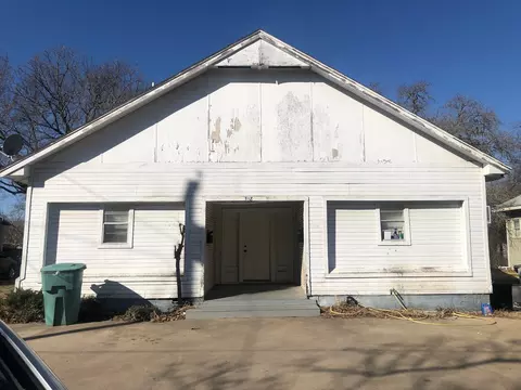 518 S Elm St #B, Sherman, TX 75090