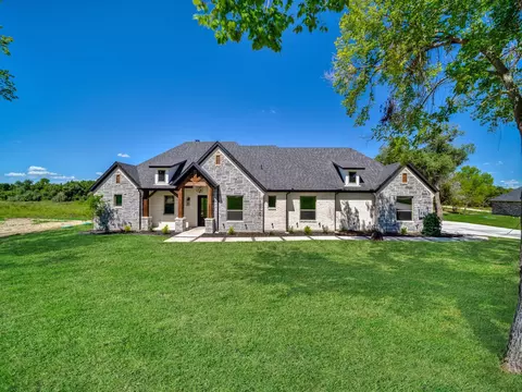 1010 Glenoaks Dr, Weatherford, TX 76088