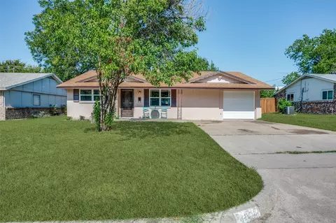 4301 Stanley Keller Rd, Haltom City, TX 76117