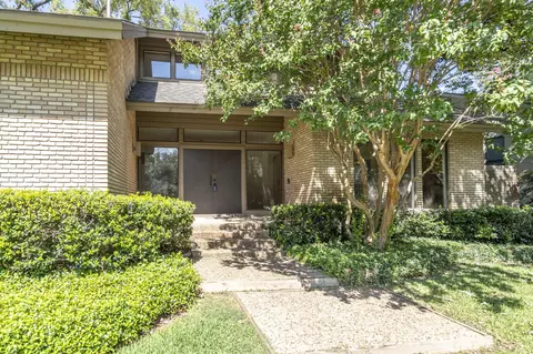 9305 Moss Haven Dr, Dallas, TX 75231