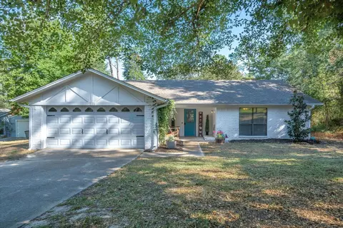 221 Treetop Ln, Hideaway, TX 75771