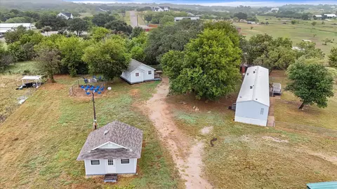 184 Mesquite Trl, Weatherford, TX 76087