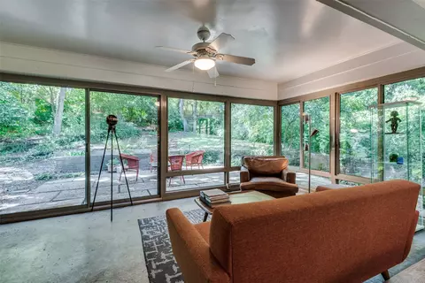 2546 W Five Mile Pkwy, Dallas, TX 75233