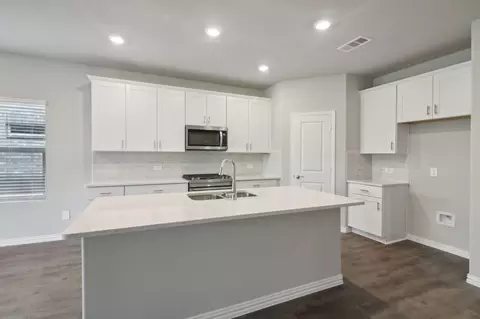 10652 Tuccenen Dr, Fort Worth, TX 76179