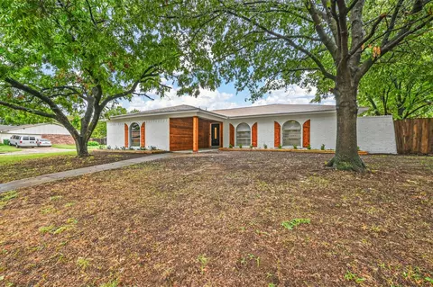 7220 Stonybrooke Dr, North Richland Hills, TX 76182