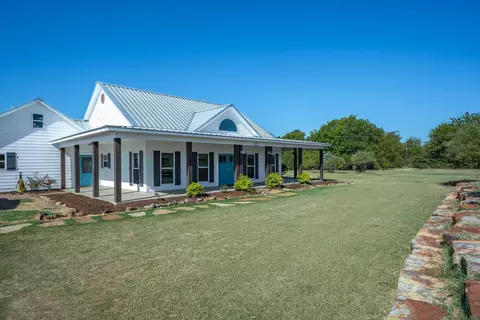 1879 Vz County Road 3510, Wills Point, TX 75169