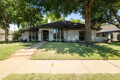 7003 Crater Lake Dr, Arlington, TX 76016
