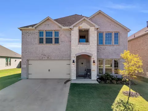 3919 Cribbing Trl, Aubrey, TX 76227