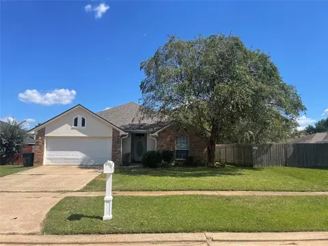 2440 Brookside Dr, Bossier City, LA 71111