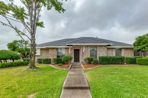 3801 Furneaux Ln, Carrollton, TX 75007