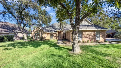 9413 Monticello Dr, Granbury, TX 76049