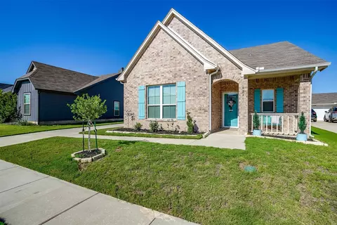 624 Adeline Dr, Burleson, TX 76028
