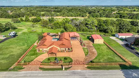 127 Saddle Club Rd, Weatherford, TX 76088