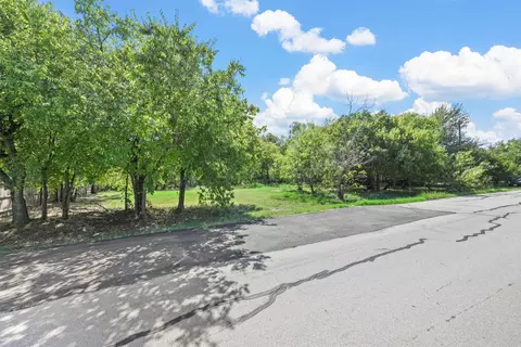 904 Stephie Ann Ct, Arlington, TX 76002