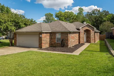 2377 Ranger Dr, Fort Worth, TX 76120
