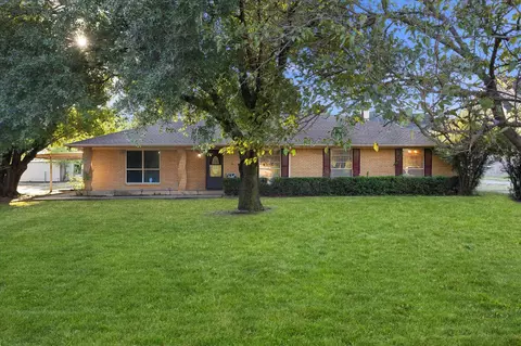 541 Daisy Rd, Midlothian, TX 76065