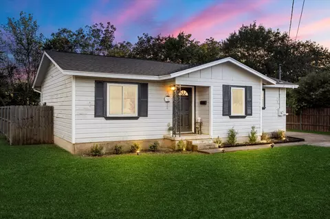 109 W Criddle St, Waxahachie, TX 75165