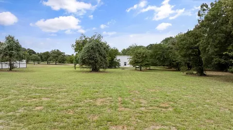 Exterior - 562 Barnes Rd, Cleburne, TX 76031 photo 9 of 9