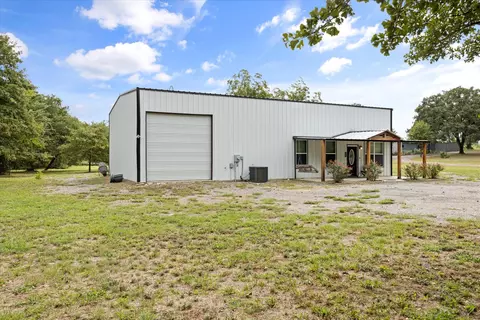Exterior - 562 Barnes Rd, Cleburne, TX 76031 photo 3 of 9