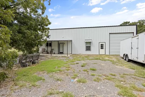 Exterior - 562 Barnes Rd, Cleburne, TX 76031 photo 7 of 9