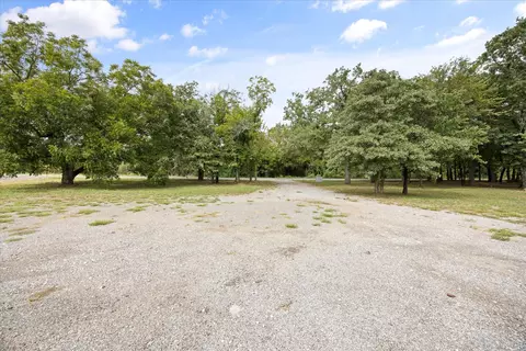 Exterior - 562 Barnes Rd, Cleburne, TX 76031 photo 4 of 9