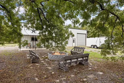 Exterior - 562 Barnes Rd, Cleburne, TX 76031 photo 6 of 9