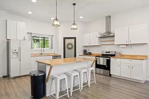 Kitchen - 562 Barnes Rd, Cleburne, TX 76031 photo 1 of 2