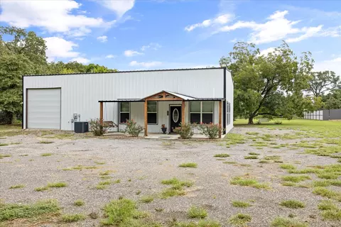 Exterior - 562 Barnes Rd, Cleburne, TX 76031 photo 2 of 9