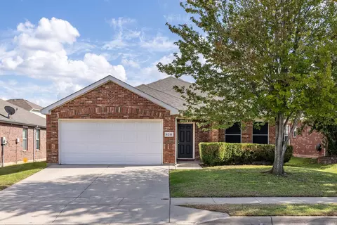 6241 Trinity Creek Dr, Fort Worth, TX 76179