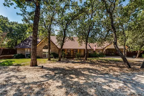 132 Oak Trl, Burleson, TX 76028