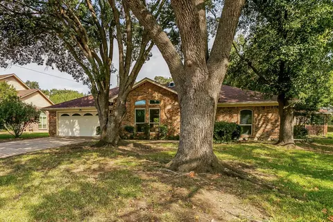 5405 Oak Branch Dr, Arlington, TX 76016