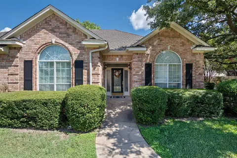 3008 Gleneagles Dr, Ennis, TX 75119