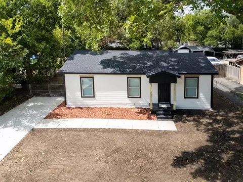 3908 Carey St, Fort Worth, TX 76119