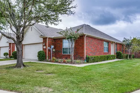 272 Heritage Hill Dr, Lewisville, TX 75067