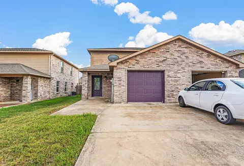 819 E College St, Princeton, TX 75407
