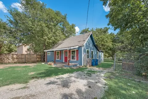 1003 S Sparks St, Alvarado, TX 76009