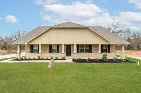 1004 Leo Ln, Poolville, TX 76487